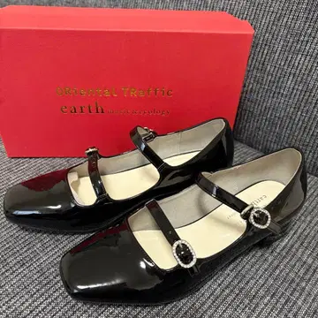 Oriental Traffic 더블 비쥬 스트랩 펌프스