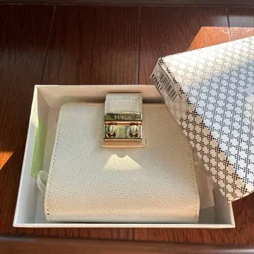 [하자 새상품] FURLA 화이트 접이식 지갑