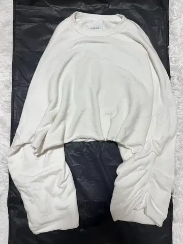 VONIQUE. 맨투맨 트레이닝복 화이트 풀오버 볼륨