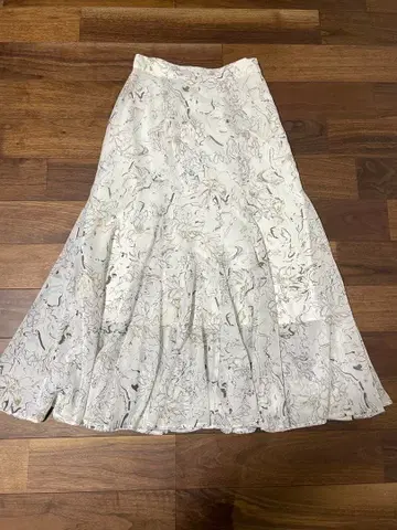 SNIDEL 헤엄플레어 프린트 스커트 스나이델 꽃무늬