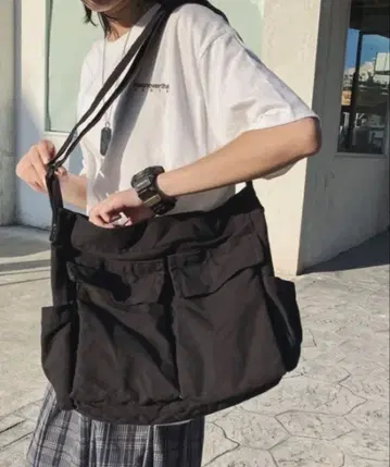 프론트 포켓 캔버스 숄더백 [ 블랙 ]