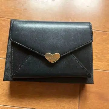 PaulSmith 새상품 블랙 명함지갑 하트형 금장 장식 포함