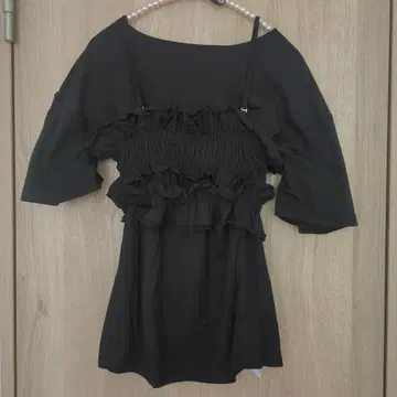 프릴 장식 블랙 반팔 튜닉 로리즈팜 LOWRYSFARM 블랙 T셔츠