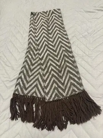 Giorgio Armani 지그재그 패턴 머플러 브라운색