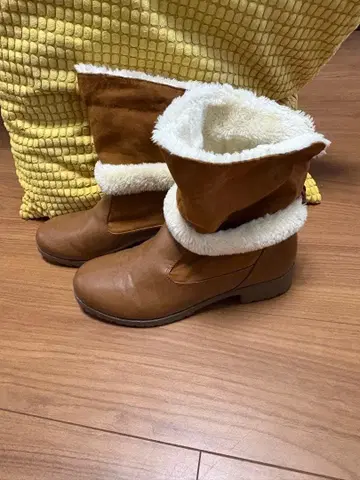 a.v.v 25.0 25.5 24.5 브라운 퍼 부츠 스웨이드풍 빅