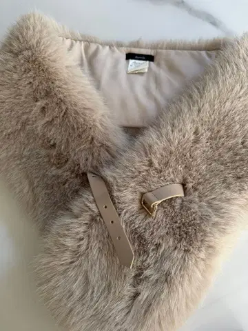 베이지 인조모 스톨 벨트 포함