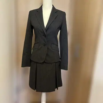 그레이 스트라이프 스커트 수트