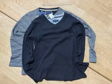 타카큐 네이비 V넥 & 스트라이프 크루넥 세트