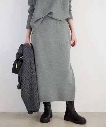 [ 새상품급 ] 슬로브 이에나 밀라노 리브 타이트 스커트 그레이