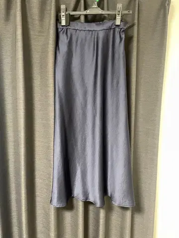 LOUNIE 네이비 플레어 스커트 사이즈 36