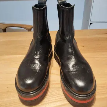 TOMMY JEANS 로고 부츠 사이드 고어 가죽 숏