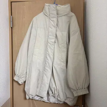 LOWRYS FARM 몬스터 코트 아이보리