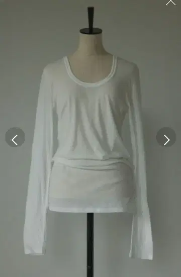 블랙 바이 마우지 화이트 긴팔 시어 T셔츠