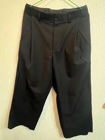 HARE 블랙 와이드 팬츠 턱 포함