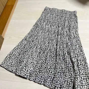 리버서블 플리츠 스커트