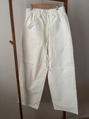 리 화이트 카고 팬츠