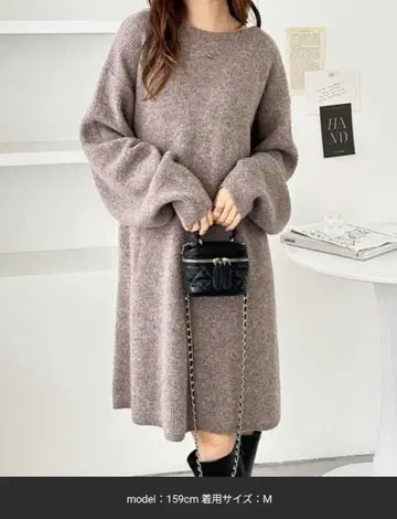 GeeRA 볼륨 슬리브 보트넥 미니 기장 믹스 니트 원피스