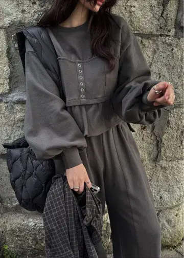 [ 새상품급 ] willfully 볼륨 뷔스티에 도킹 맨투맨