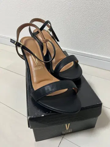 Vizzano 블랙 힐 샌들