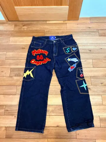 메종 에메랄드 자수 패치 데님