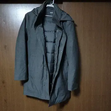 유니클로 하이브리드 다운 코트 S