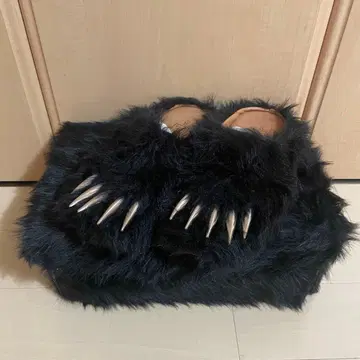 Bravest studios black bear claw