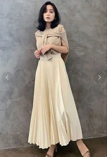 아뉴앙스 비대칭 플리츠 스커트 S 사이즈