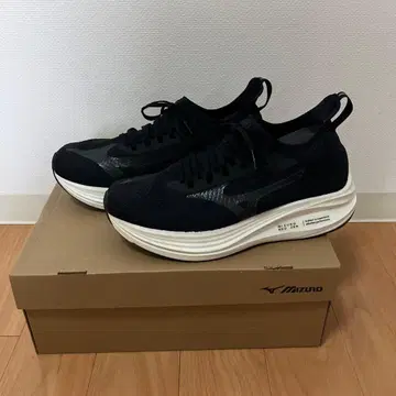 새상품급 미즈노 러닝화 네오 젠 블랙 27.5