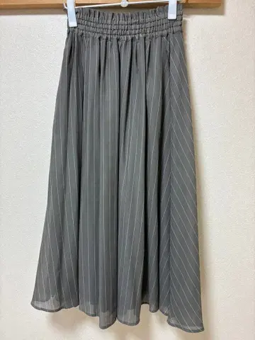 ebure 에부르 매너 스트라이프 스커트 사이즈 36