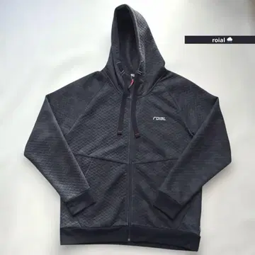 로이알 스탠다드 핏 원포인트 로고 집업 후드티