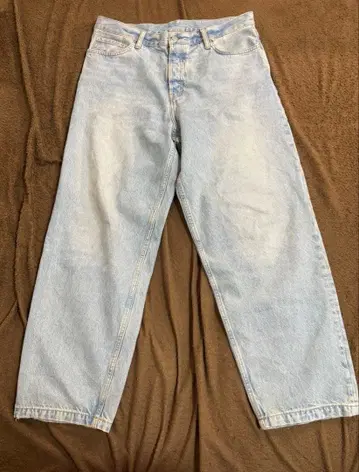 COS 라이트 블루 스트레이트 데님 팬츠