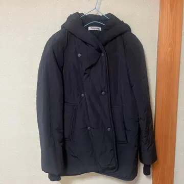 Naning9 후드 부착 블랙 패딩 자켓