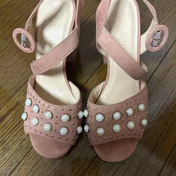 펄 장식 핑크 샌들