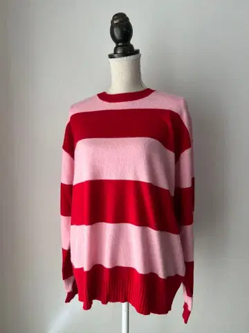 트라쪼돈나 빨간색 핑크 보더 스웨터