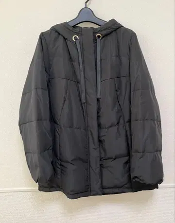 미쉘클랑 블랙 후드 부착 패딩 자켓