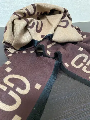 로고 패턴 스톨 베이지 브라운