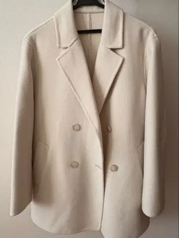 UNIQLO 아이보리 더블 페이스 숏코트