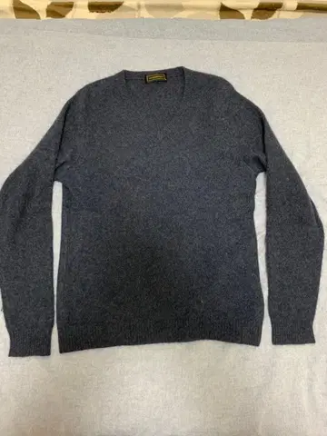 [ 새상품급 ] 고급스러움 캐시미어 100 V넥 스웨터 LL 포근포근