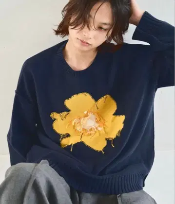 장뇌목 꽃 모티브 코튼 스웨터