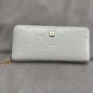 화이트 MUARA 장지갑