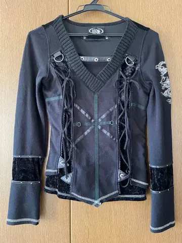 드래곤 자수 블랙 긴팔 상의