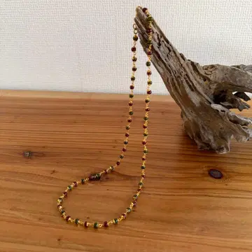 그린과 빨간색 비즈 목걸이 약 50cm