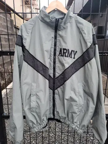 구제 의류 미군 실물 US ARMY IPFU 트레이닝 자켓