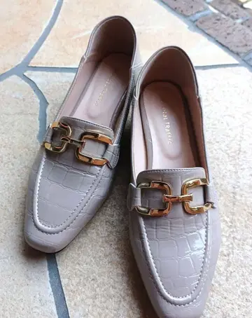 오리엔탈 트래픽 베이지 로퍼