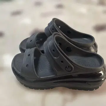 crocs 메가 크러쉬 샌들 ( 블랙 )