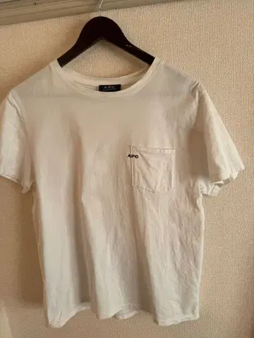 APC 화이트 포켓 T셔츠
