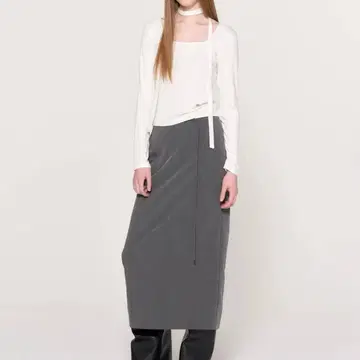 General idea 스카프 레이어드 스퀘어넥 T셔츠 화이트