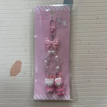 메조피아노 산리오 콜라보 키링 벨리에짱 헬로키티