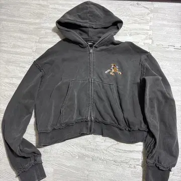 Disney M 사이즈 그레이 크롭 후드티