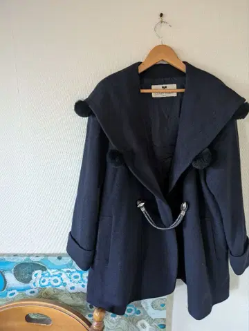 Courages 폼폼 포함 울 코트